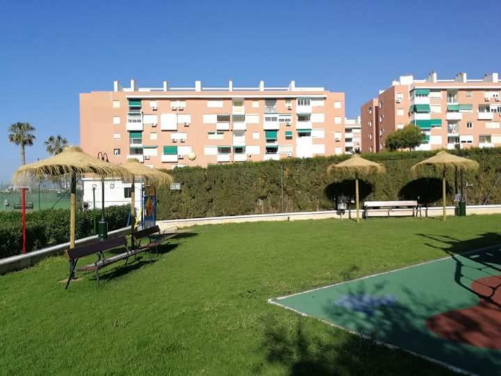 La Cala Del MoralPrimera Linea De Playa. Magnifica Urbanizacionアパートメント エクステリア 写真